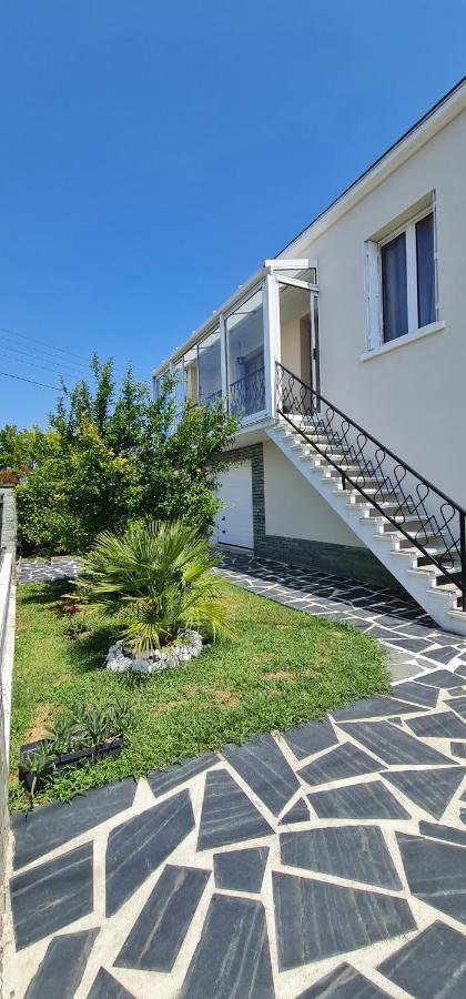 Belle Maison Avec Jardin Rdc T3 De 70M2 Vacances Ou Cure Thermale Rochefort Exterior photo